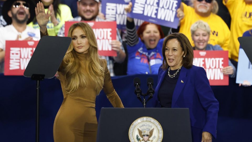 La candidata presidencial demócrata, la vicepresidenta estadounidense Kamala Harris, es presentada por la actriz y cantante Jennifer López.