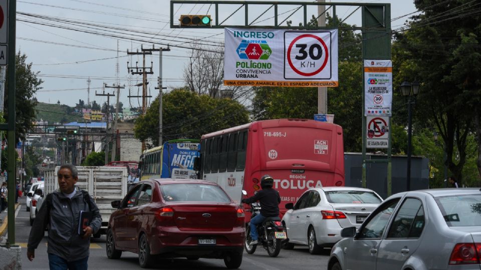 Si vives en el Estado de México, aquí te decimos si puedes tramitar la licencia de conducir permanente.