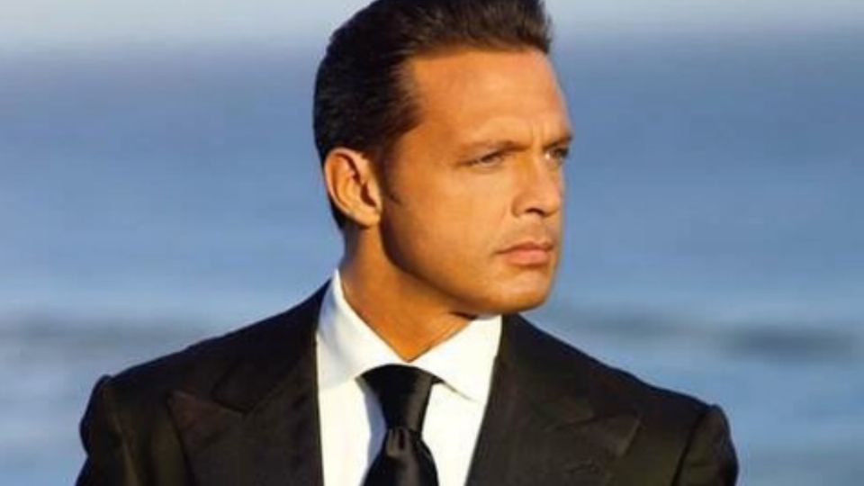 Luis Miguel lanzó '20 años' en 1990.