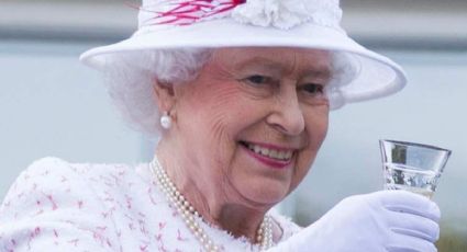 No podrás creer cómo lucía Isabel II en la boda de los padres de Lady Di, hace 70 años