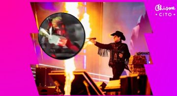 (VIDEO) Alfredo Olivas se cae con todo y acordeón por imitar a Naruto en pleno concierto