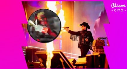 (VIDEO) Alfredo Olivas se cae con todo y acordeón por imitar a Naruto en pleno concierto