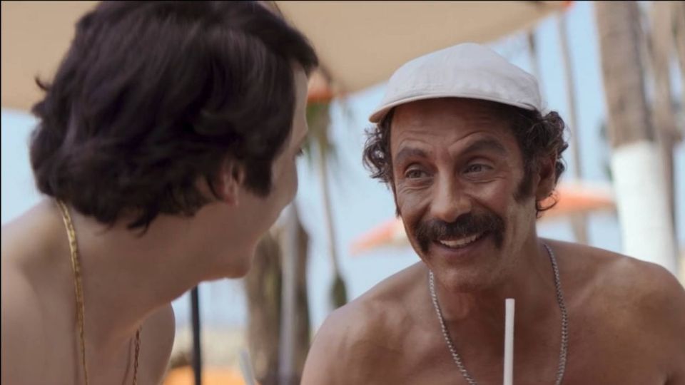 En la serie se ve cómo Carlos Villagrán invita a Ramón Valdés a dejar a Chespirito, pero él no aceptó.